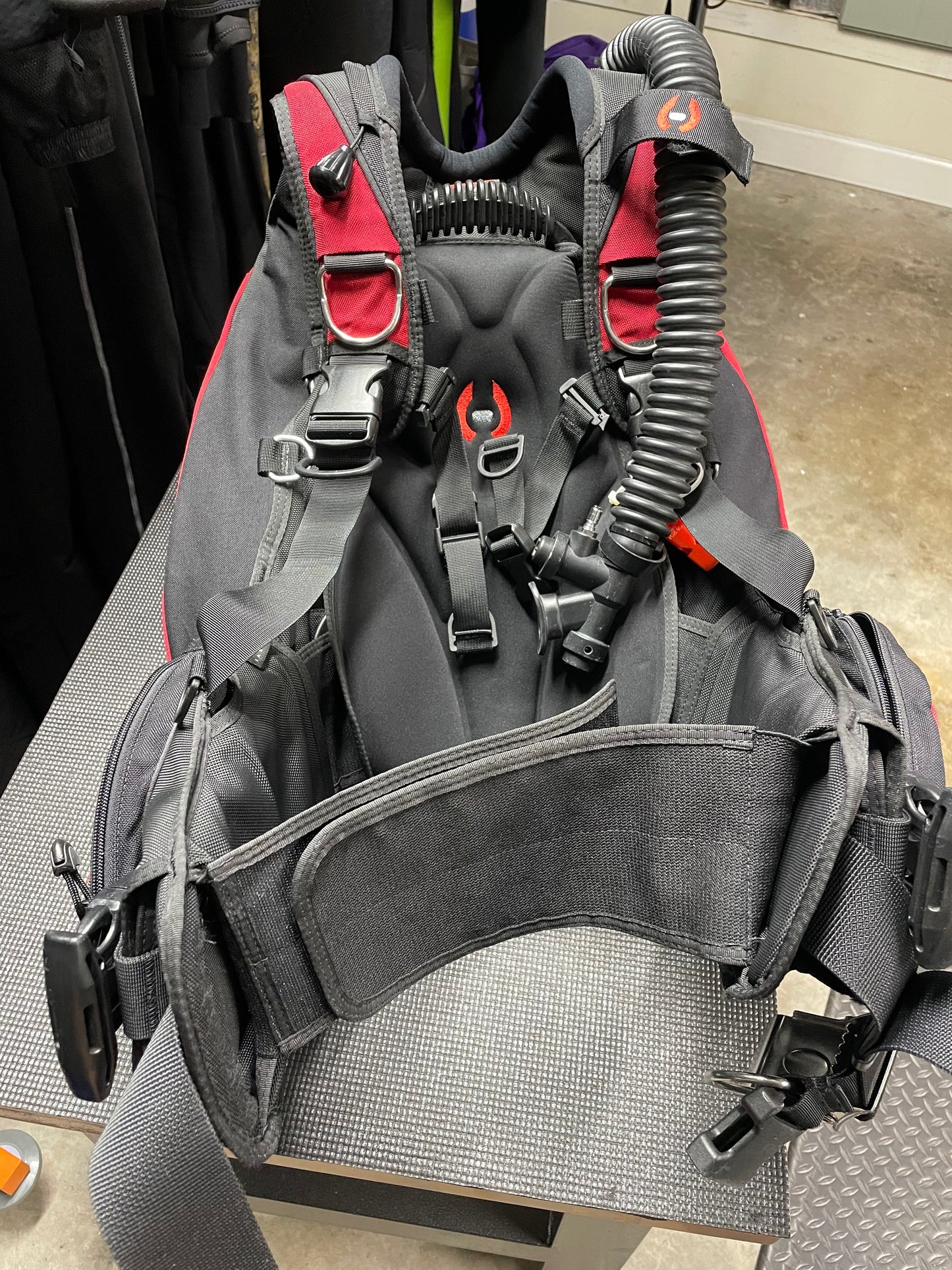 Hollis HD200 BCD- Size medium