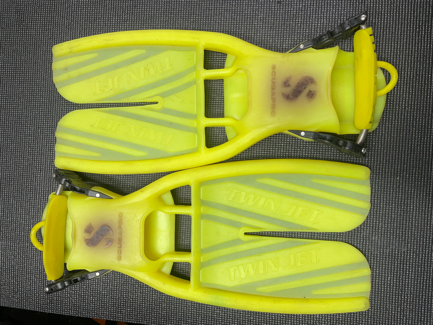 Scubapro TwinJet Fins, Size- Medium