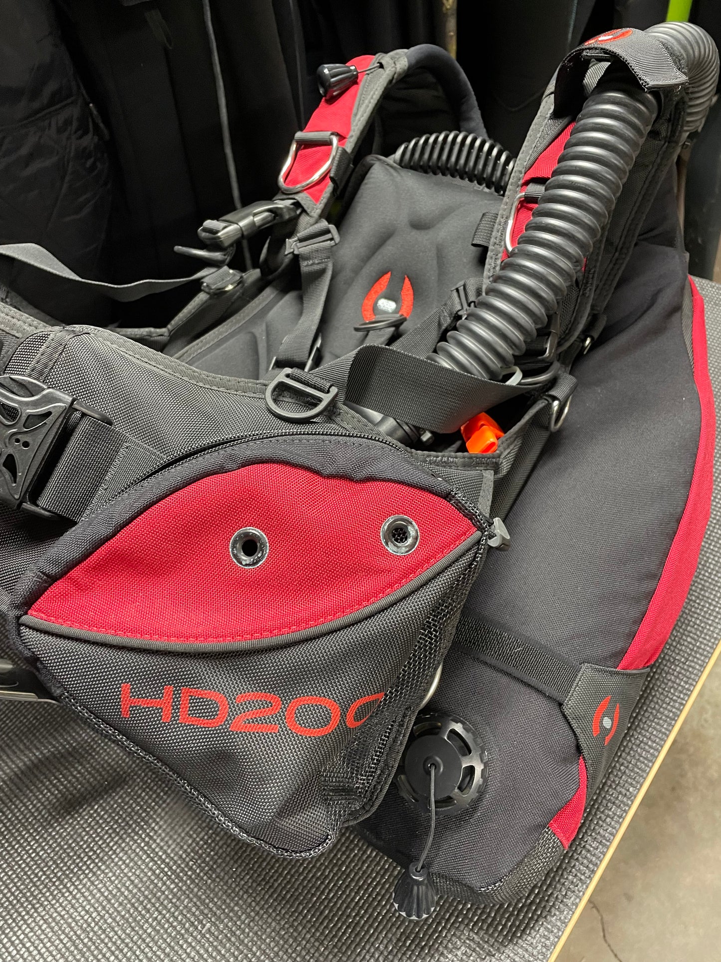 Hollis HD200 BCD- Size medium