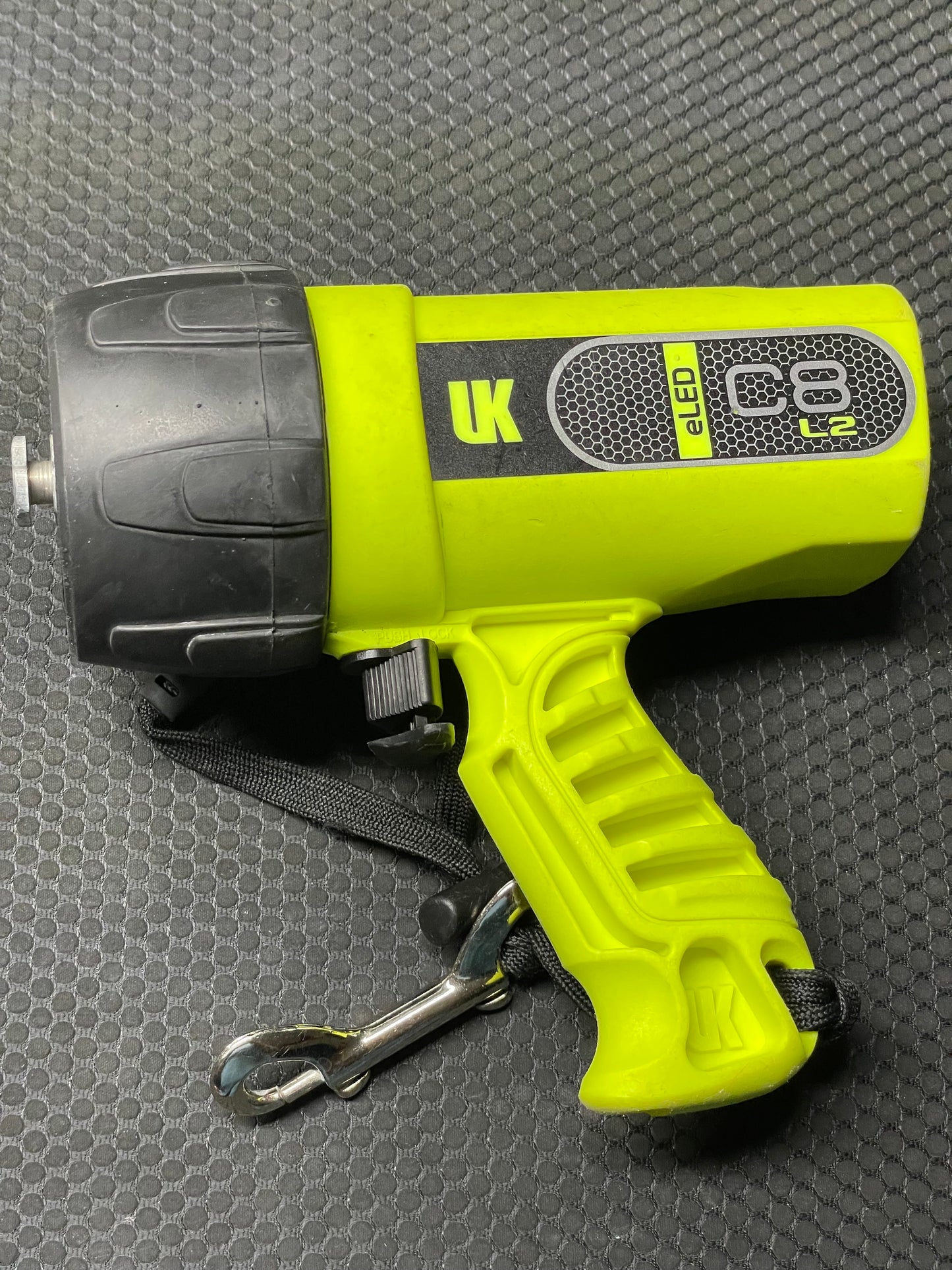 UK eLED C8 L2 handheld light