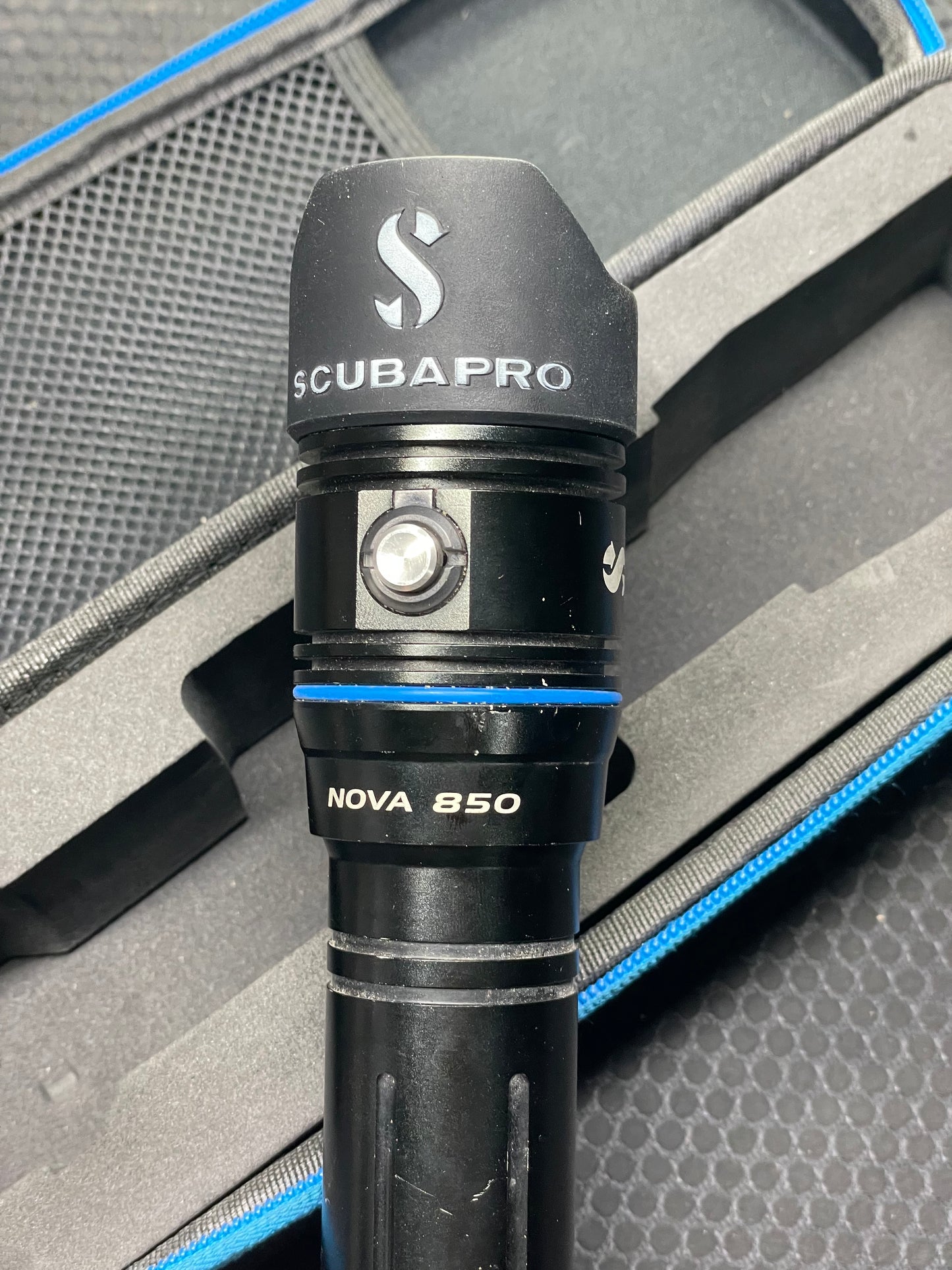 Scubapro Nova 850 Tec Lumens Dive Light